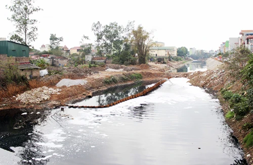 Những dòng sông chết và bài học từ nước Mỹ