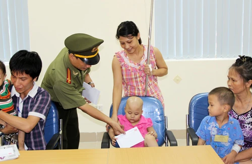 Nối bờ nhân ái