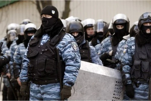 Ukraine giải thể lực lượng cảnh sát chống bạo động