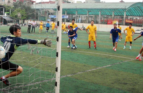 Giao hữu bóng đá thắm tình đoàn kết