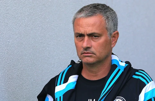 Premier League: Lịch sử lặp lại với Mourinho?
