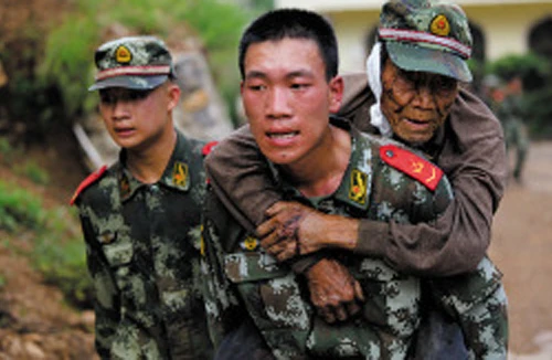 Một ngày sau trận động đất 6,5 độ richter tại Vân Nam, Trung Quốc: 398 người thiệt mạng