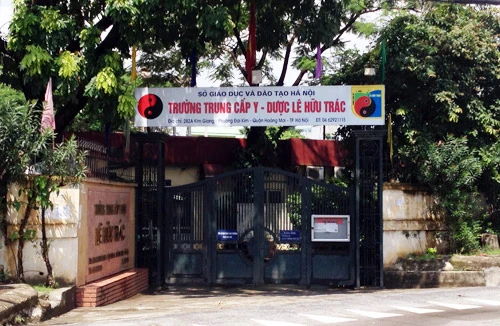 Cổ đông đồng loạt tố Chủ tịch HĐQT