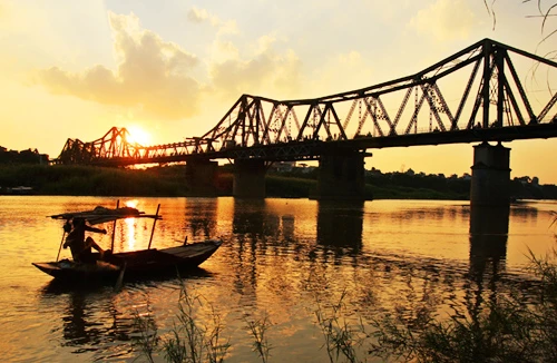 Về cầu Long Biên: Tranh luận sôi nổi chưa ra phương án