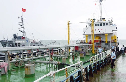 4 tàu biển buôn lậu dầu trị giá hàng tỷ đồng