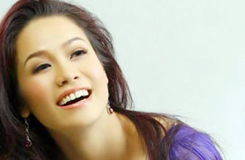 Ca sĩ Nhật Kim Anh: Đã từng phát ốm vì bóng đá