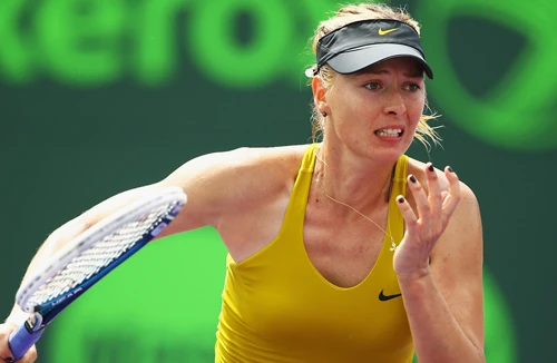 Serena & Sharapova thẳng tiến