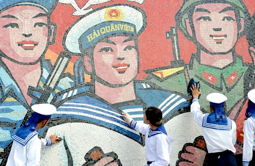 Khánh thành tranh gốm “Trường Sa - Sức mạnh Việt Nam”