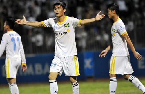 SLNA thắng nhạt, Hải Phòng ngược dòng thành công