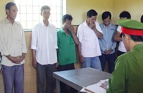 Xóa điểm cá độ bóng đá tại quán cà phê 