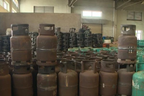 Tạm giữ hàng nghìn vỏ bình ga được sản xuất không phép