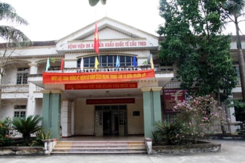 Sản phụ tử vong bất thường với mảnh xương dài 8cm trong tử cung