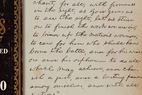 Trang giấy giá 2,2 triệu USD
