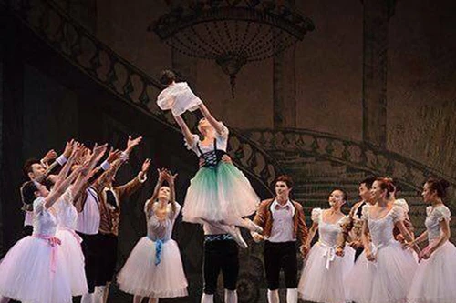 Vở ballet chào đón Giáng sinh