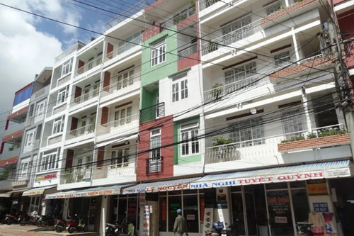 Khó quản vì "ôm" không xuể