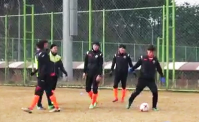 Mặt sân quá xấu, Xuân Trường cùng đồng đội bỏ dở chuyến tập huấn Nhật Bản