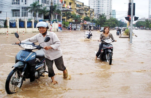 Bộ Tài chính thúc thu phí đường bộ xe máy