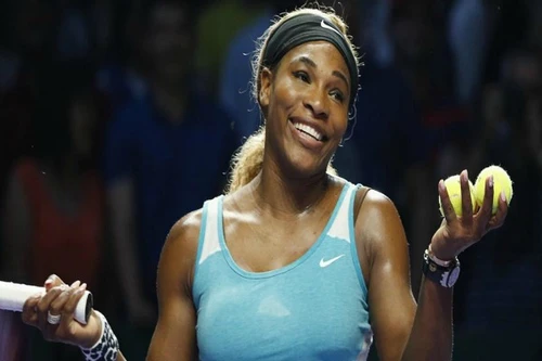 WTA Finals: Serena Williams thoát nạn, Radwanska “mắc nợ” Wozniacki