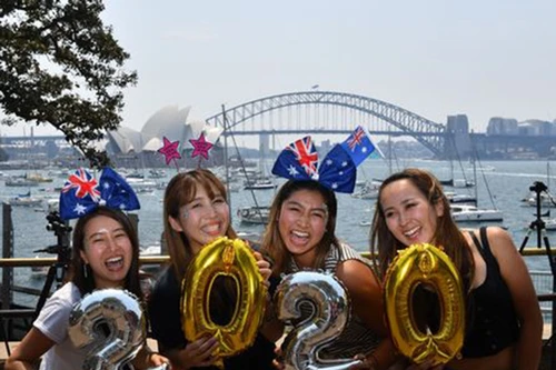 Không khí chào đón năm mới 2020 trên khắp thế giới