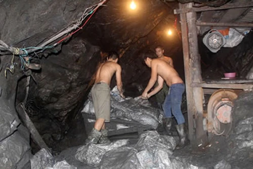 Chi tiết vụ đào thoát khỏi "địa ngục trần gian" của 2 phu vàng nhí