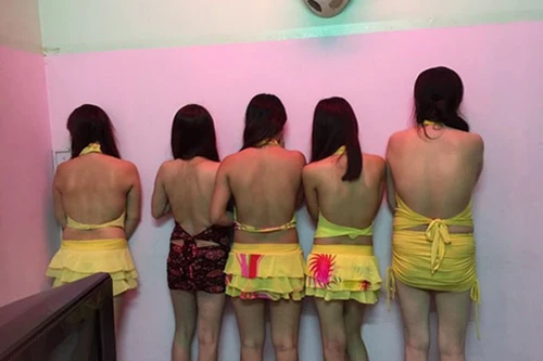 "Đột kích" cơ sở xông hơi kích dục, khiêu dâm