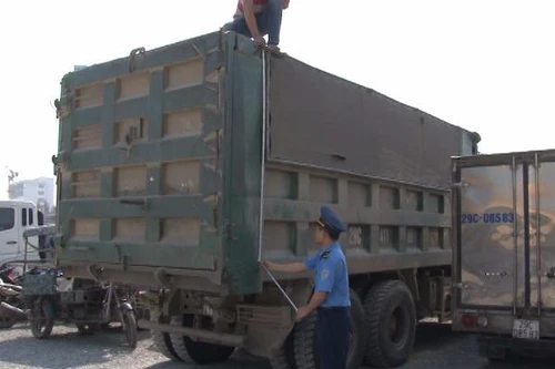 "Cuộc chiến" dẹp xe quá tải cần sự vào cuộc của cả doanh nghiệp