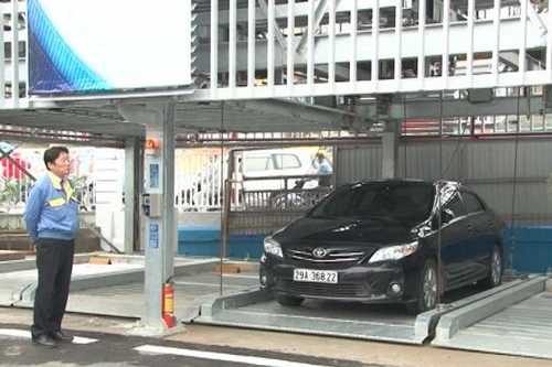 Đưa vào sử dụng giàn thép đỗ xe Trần Nhật Duật