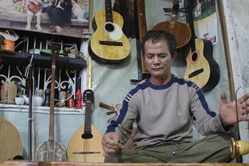 Ông chủ quán cháo lòng và đam mê "dưỡng nhạc trên gỗ" 45 năm