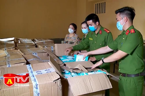 Phát hiện hơn 7 vạn chiếc khẩu trang có dấu hiệu nhập lậu