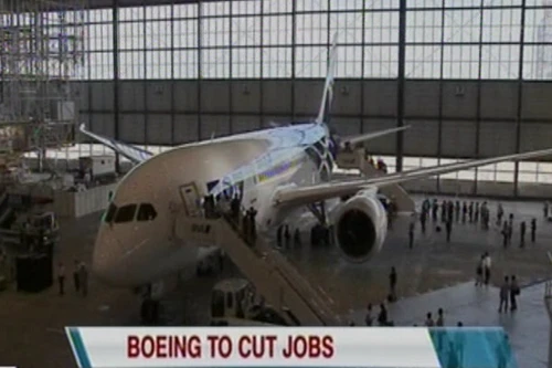 Boeing cắt giảm hàng trăm việc làm