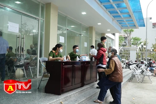 Trách nhiệm, sáng tạo trong cấp căn cước công dân gắn chíp