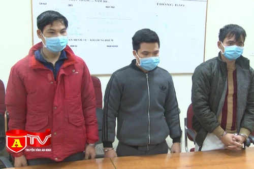 Triệt phá đường dây làm giấy tờ giả để thu lời bất chính