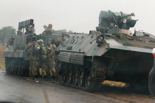 Zimbabwe đối mặt với khả năng đảo chính quân sự