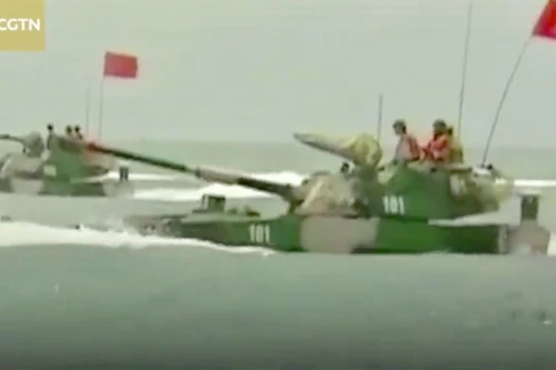 Trung Quốc công bố xe tăng lưỡng dụng "mạnh nhất" thế giới