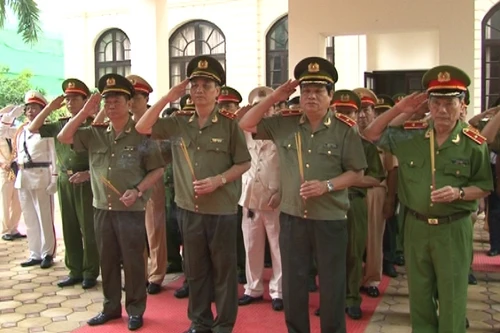 Ban Giám đốc CATP Hà Nội kỷ niệm 65 năm ngày thương binh liệt sĩ 