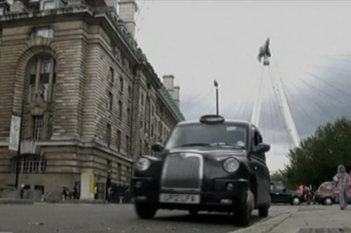 Biến xe taxi thành khách sạn