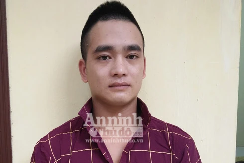 Bị bắt vì mang bán chiếc điện thoại cướp giật