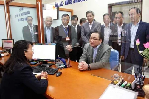 Bí thư Thành ủy Hà Nội: Cán bộ "ngâm" hồ sơ "sổ đỏ" thì phải xử lý nghiêm