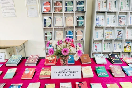 Khai trương phòng đọc chuyên đề kỷ niệm 67 năm Ngày Thầy thuốc Việt Nam
