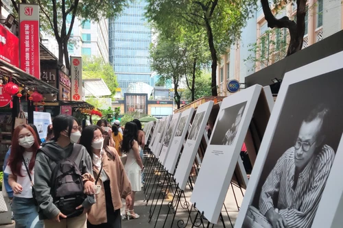 35 khoảnh khắc đời thường của nhạc sĩ Trịnh Công Sơn