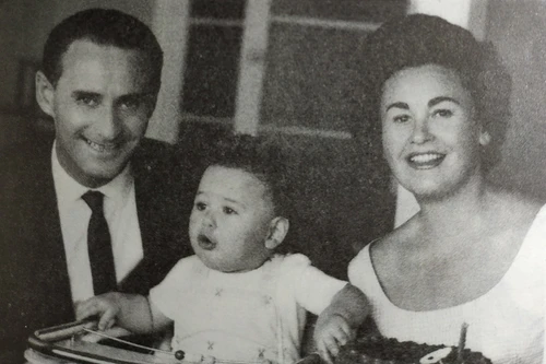 "Thợ xăm ở Auschwitz" - Chuyện tình cảm động nơi lò thiêu Đức quốc xã