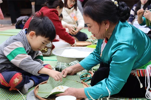 Trải nghiệm Tết truyền thống cùng sắc thái văn hóa Mường-Hòa Bình
