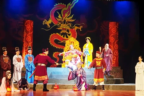 Vực dậy sân khấu Hà Nội không chỉ bằng niềm tin