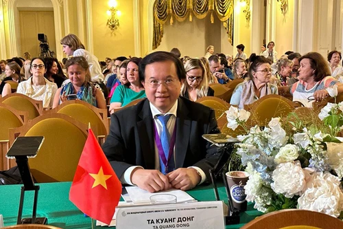 Thứ trưởng Bộ VHTTDL Tạ Quang Đông làm giám khảo cuộc thi piano danh tiếng của Nga