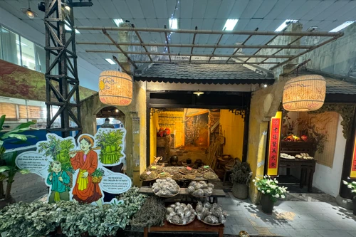 Trải nghiệm Tết Đoan Ngọ xưa tại Hoàng thành Thăng Long