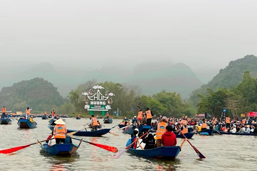 Khai hội chùa Hương 2024