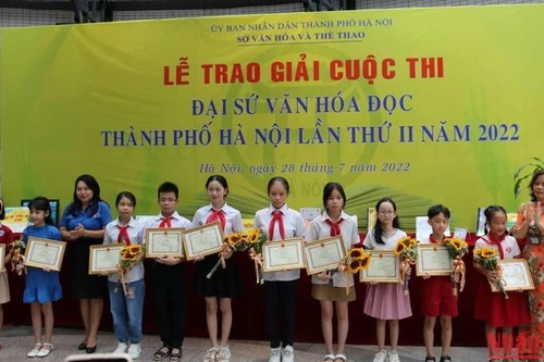 3 học sinh Hà Nội đoạt giải Nhất cuộc thi Đại sứ Văn hóa đọc năm 2022