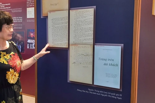 Trưng bày bản thảo, thư tay của 8 văn nghệ sĩ gạo cội 
