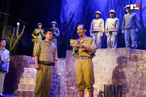 "Đêm trắng" - Vở diễn thể hiện hình tượng Bác Hồ trong cuộc đấu tranh chống tham nhũng giành giải Xuất sắc