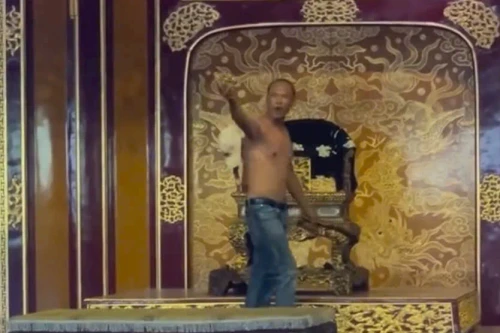 Bảo vật quốc gia - ngai vàng triều Nguyễn bị kẻ xấu phá hoại 